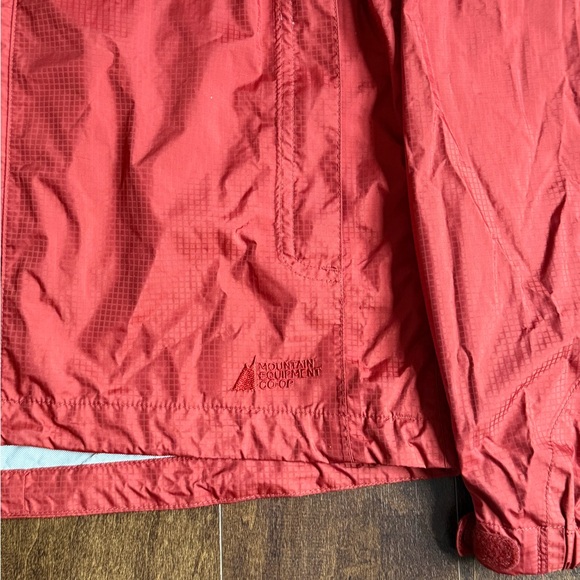 MEC rain jacket - Picture 2 of 4